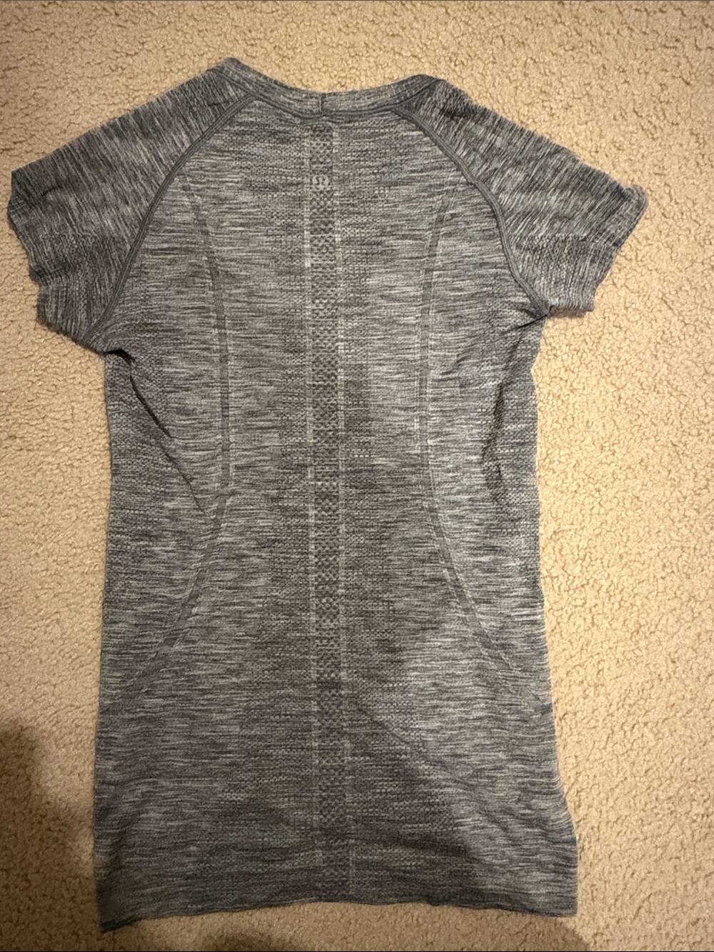 Lululemon swiftly tee - Picture 3 of 6